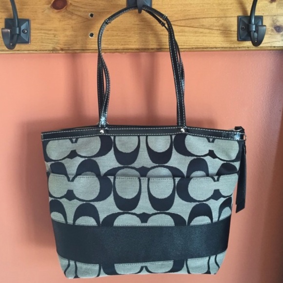 🚫SOLD🚫 Like New Coach Signature Stripe Tote - Picture 2 of 4